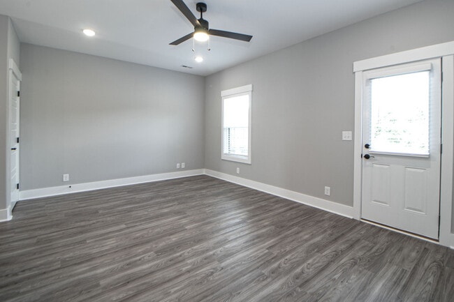 Building Photo - 1606 Jonathan Wade Cir