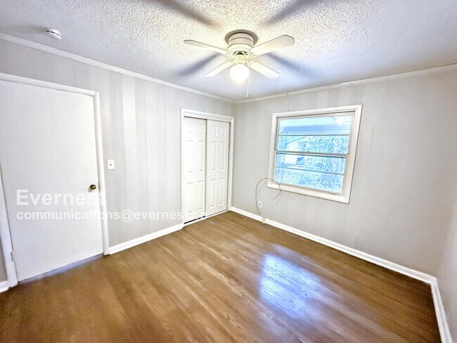 Building Photo - 304 Westwood Dr