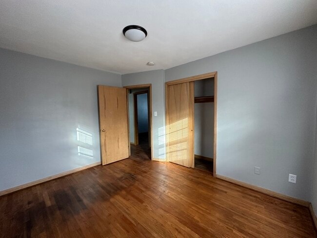 Building Photo - 3207 Mt Vernon Rd SE