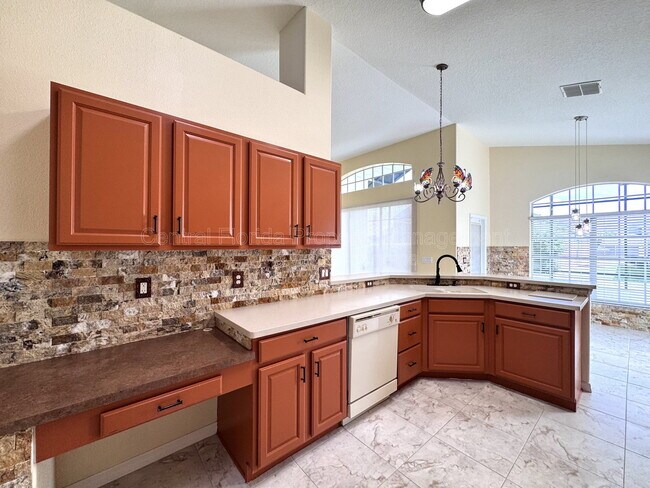 Building Photo - 140 Moss Ln