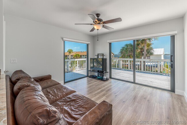 Building Photo - 1712 Sea Horse Pl