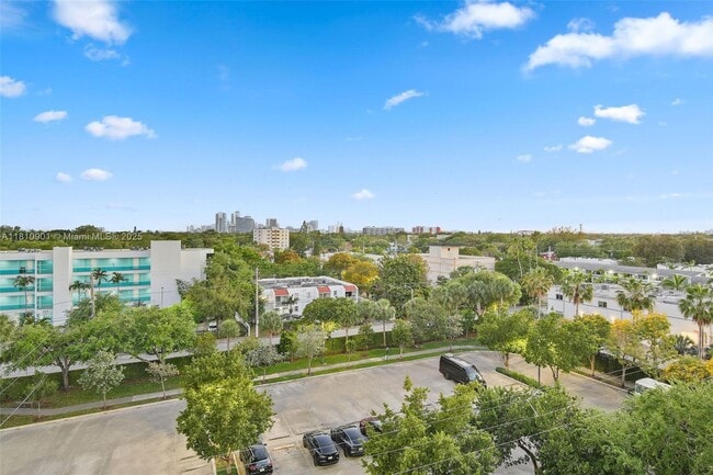 Building Photo - 650 NE 64th St