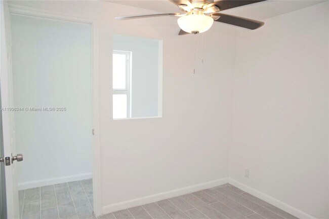 Building Photo - 1323 N Federal Hwy