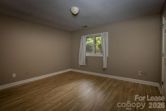 Building Photo - 14623 Waterside Dr