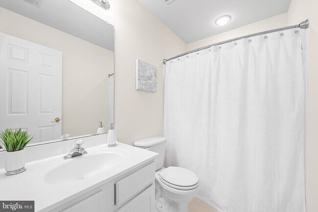 Building Photo - 631 Gatestone St