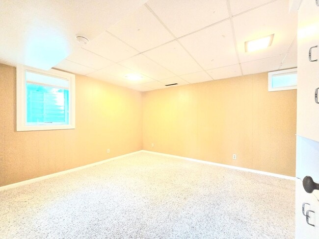 Building Photo - Charming 4-Bedroom Split-Level Home with S...
