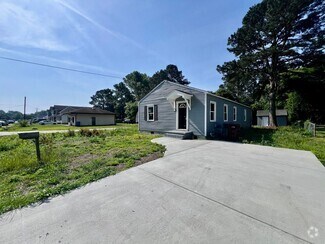 Building Photo - MOVE IN INCENTIVE: $500 FIRST FULL MONTHS ...