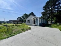Building Photo - MOVE IN INCENTIVE: $500 FIRST FULL MONTHS ...
