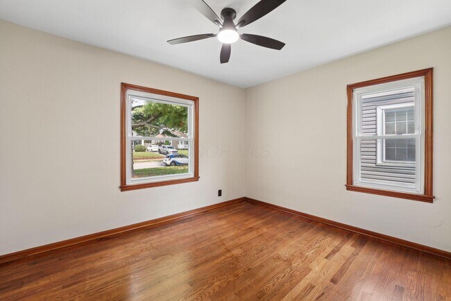 Building Photo - 375 E Royal Forest Blvd