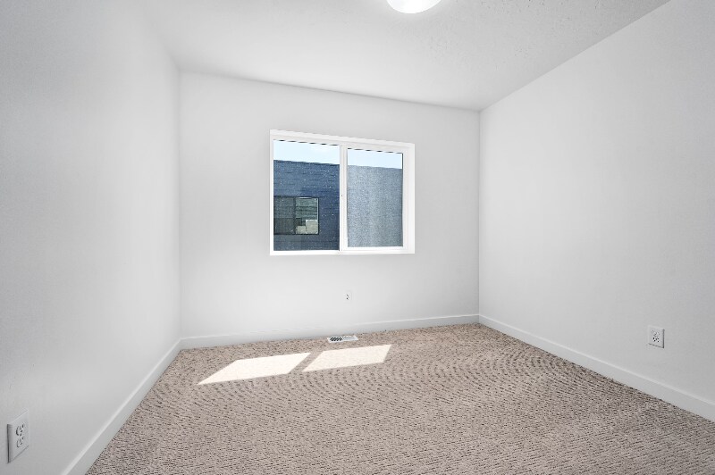 Building Photo - 487 W 620 N