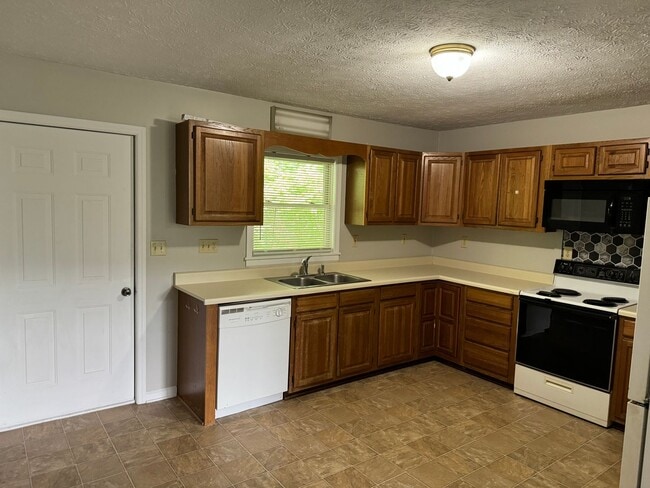 Building Photo - Riverview Apartments