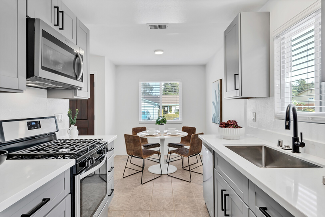 Building Photo - Tranquil Remodeled 2 Bedroom in 55+ Rancho...