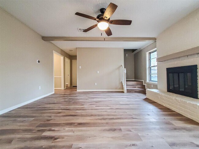 Building Photo - 28903 Twisted Oak Dr