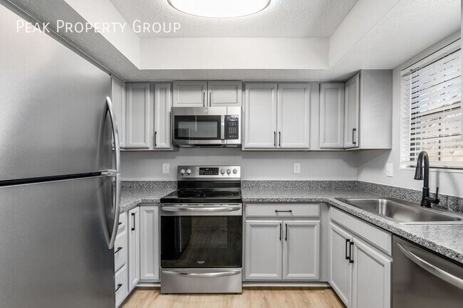 Building Photo - 182 Blakeford Dr