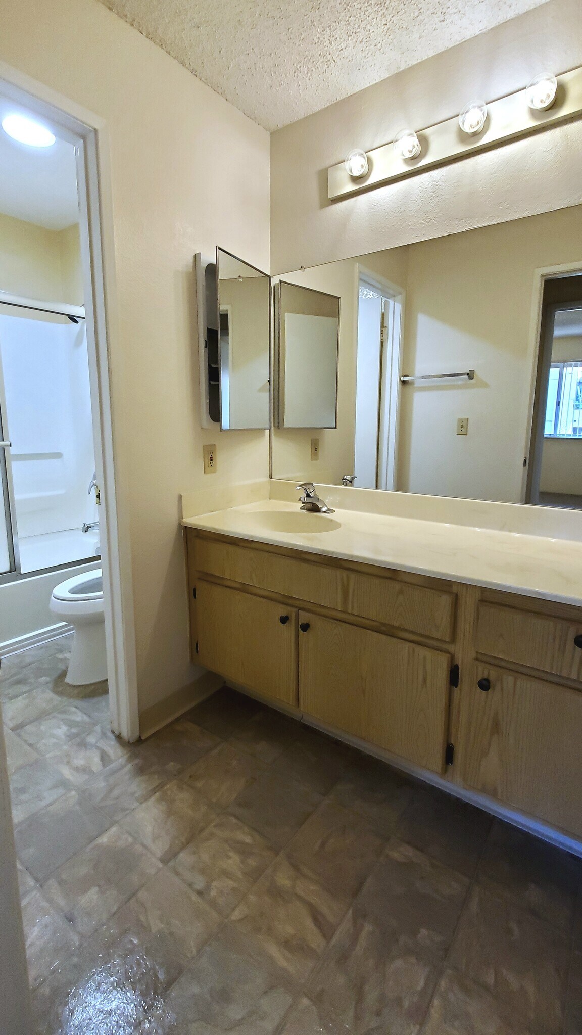 Building Photo - 3520 Lebon Dr
