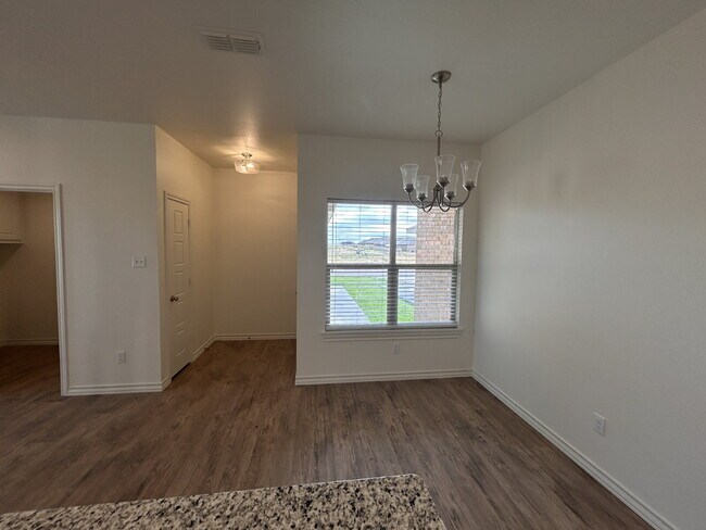 Building Photo - "Charming 3-Bed, 2-Bath Home with Granite Elegance in Wolfforth!"