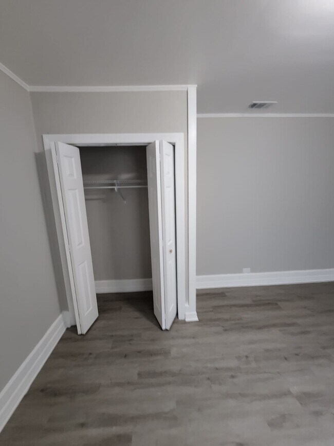 Building Photo - 602 NW 1st Ave