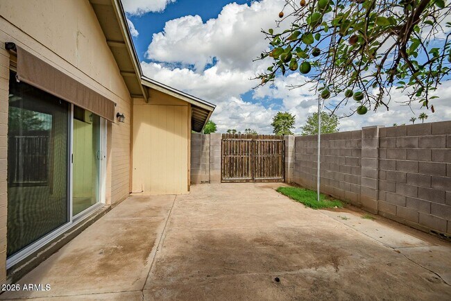 Building Photo - 5601 W Carol Ave