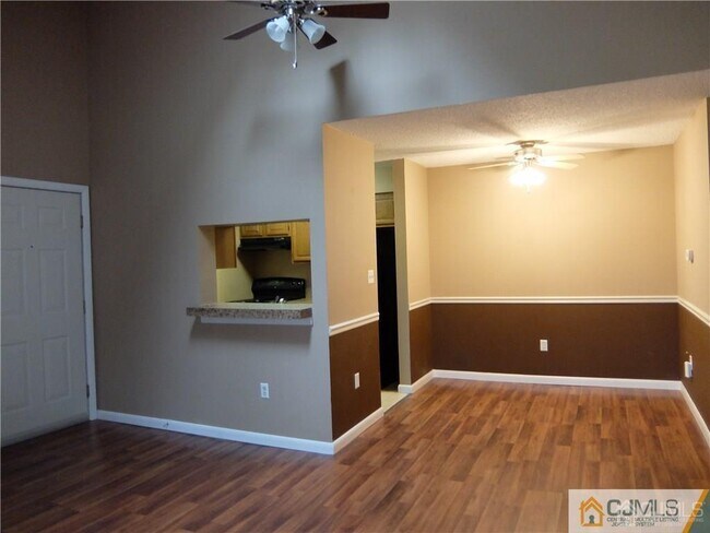 Building Photo - 1818 Ravens Crest Dr