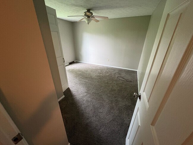Building Photo - 13236 E Crosset Hill Dr