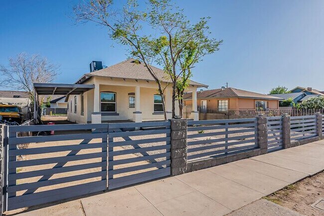 Building Photo - Beautiful Home in Phoenix Arizona