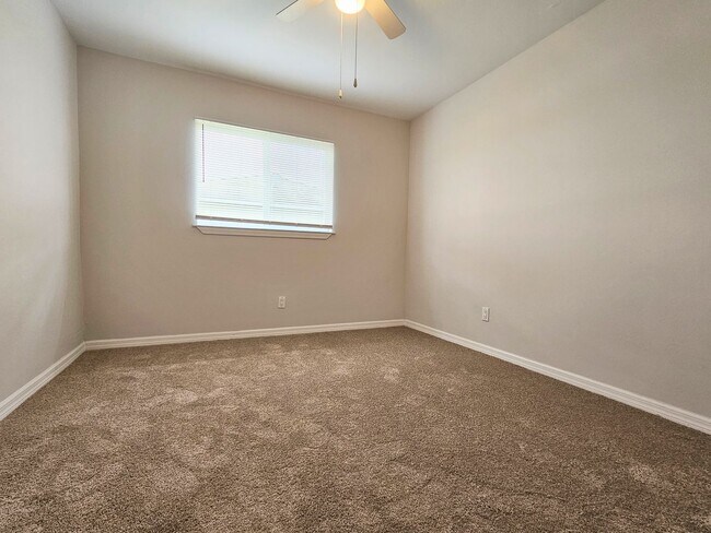 Building Photo - Charming 3-Bedroom Home in Convenient Lehi...