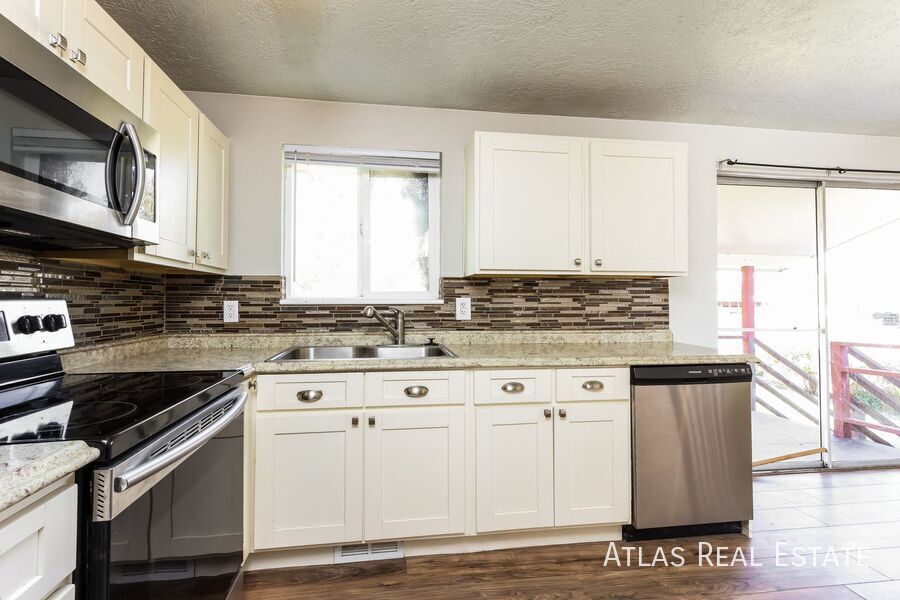 Building Photo - 3748 W Lewisport Dr