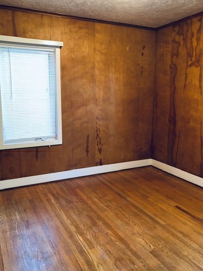 Building Photo - Cozy Gearhart Cottage