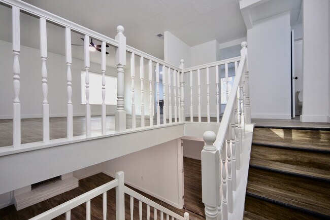 Building Photo - 5819 Flax Bourton St