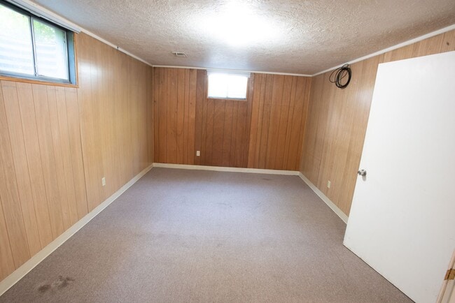 Building Photo - 1060 Briarwood Rd