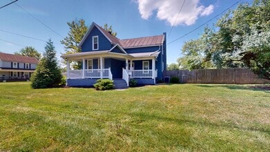 Building Photo - Large home in Galion Schools