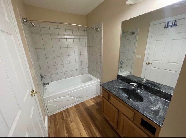 Building Photo - 2690 Gardenia Ave