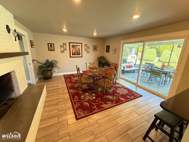 Building Photo - 4TH OF JULY MOVE IN SPECIAL!! Beautiful Fu...
