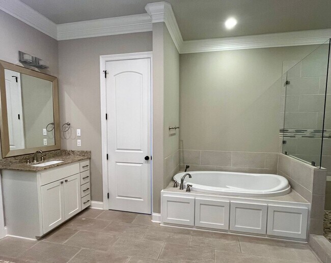 Building Photo - Beautiful Home in Rouzan of Southdowns neighborhood!