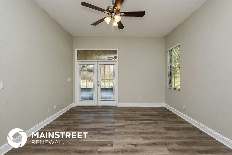 Building Photo - 3300 Hickman Ave