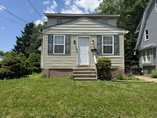 Primary Photo - 844 Ardella Ave