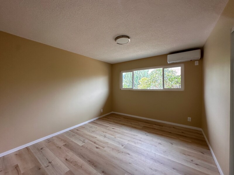 Building Photo - 414 N Alameda Ave