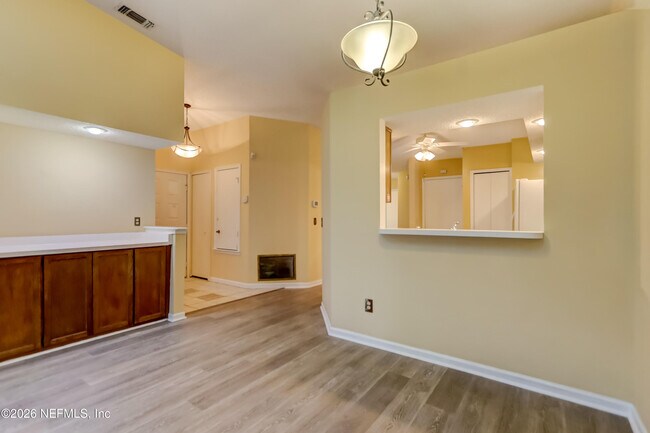 Building Photo - 3476 Raymur Villa Dr