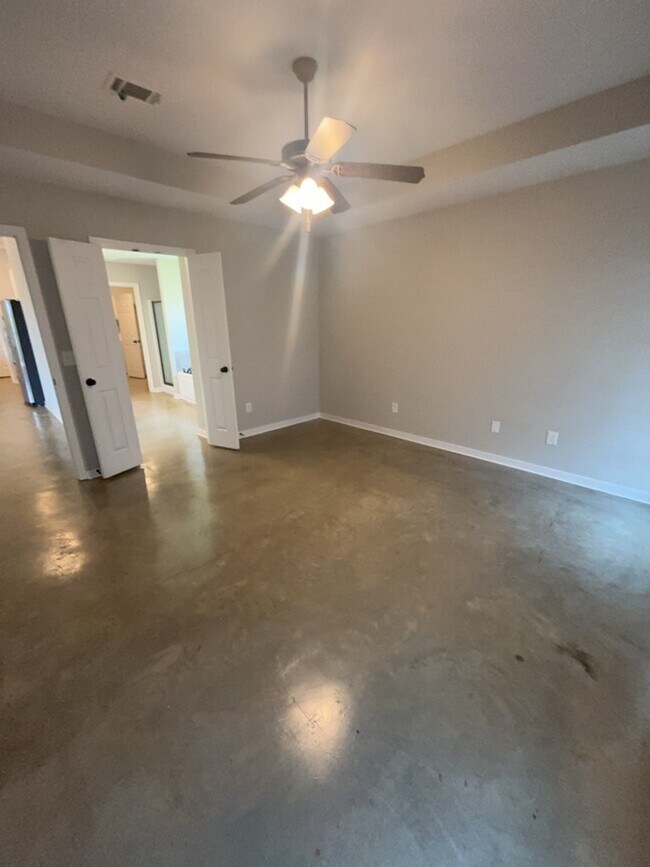 Building Photo - 1502 Arcadia Ln