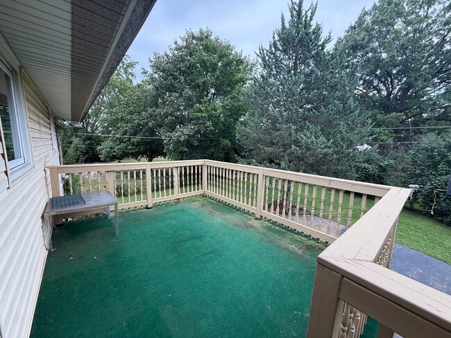 Building Photo - 613 Newberry Dr