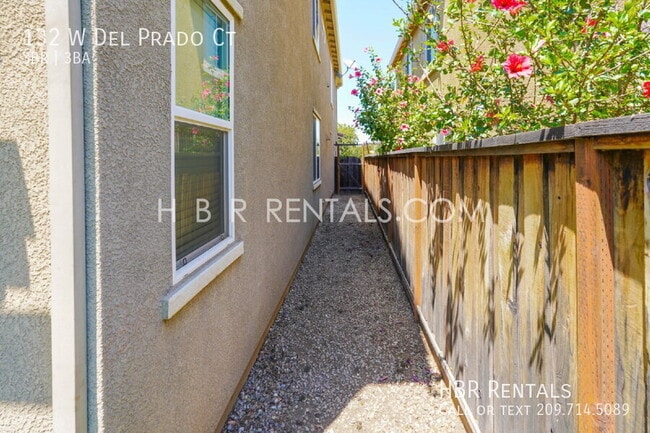 Building Photo - 132 W Del Prado Ct