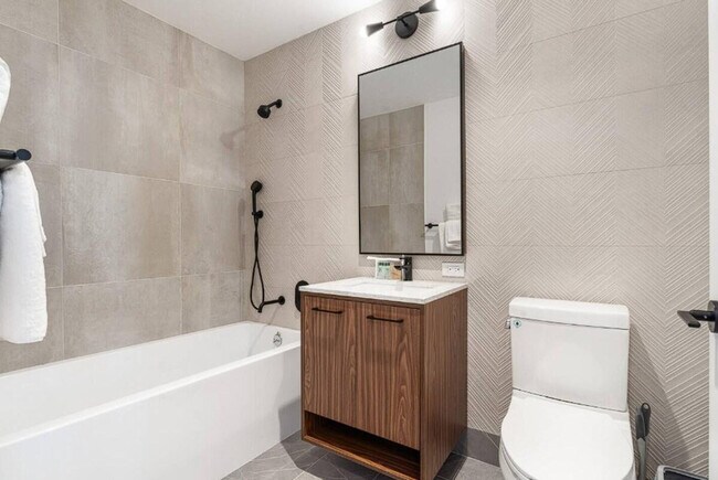 Building Photo - 2266 Cropsey Ave