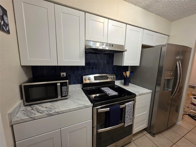 Building Photo - 709 Cain Dr