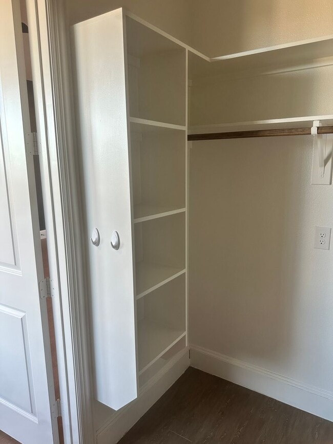 Building Photo - open concept 4bd - rent to own