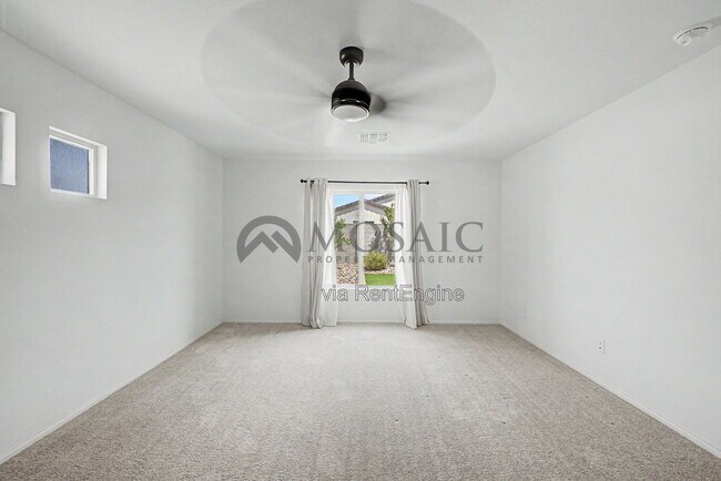 Building Photo - 1304 W Inca Dr