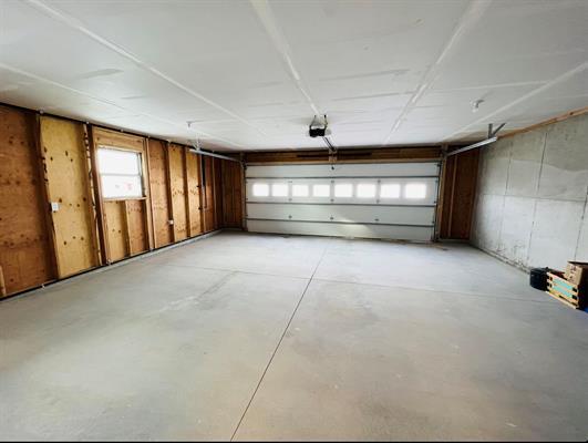 Building Photo - 403 Walnut Ct