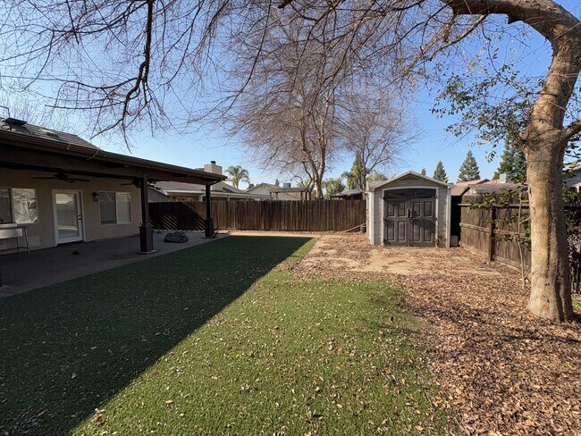 Building Photo - NW Visalia home available coming soon!