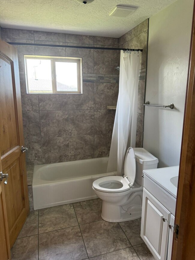 Building Photo - Beautiful Cabin in Victor
