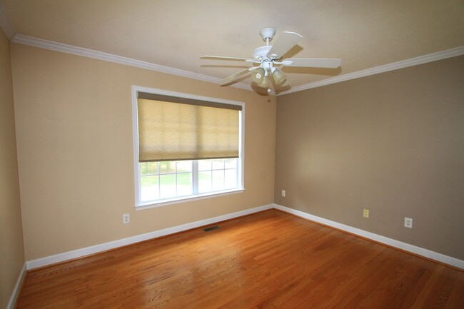 Building Photo - 2120 Benomi Dr