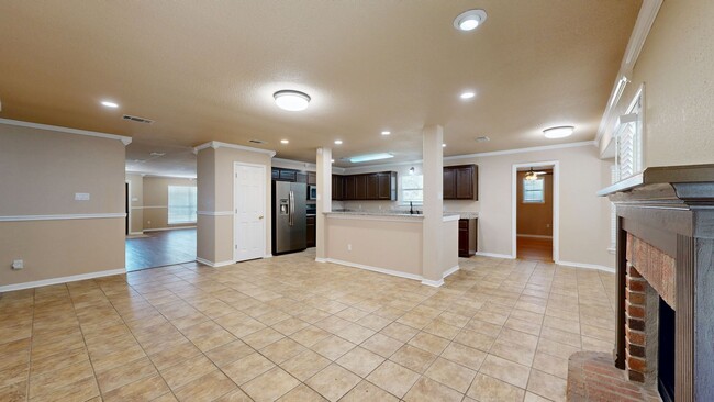 Building Photo - PRICE IMPROVEMENT ONLY $2,195 for OVER 1 A...